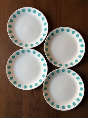 CORELLE - South Beach pattern 10.25-inch dinner plates
 - Set of 4